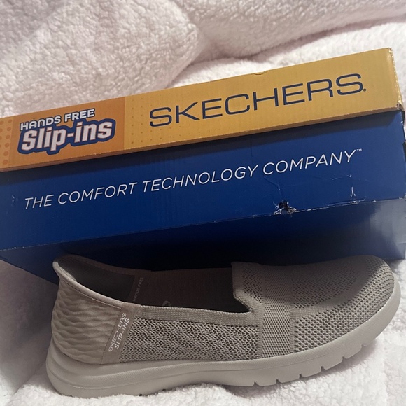 New sketchers women’s slip in shoes 9.5 - Picture 6 of 12